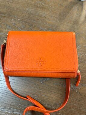 Excellent, Next-to-New Condition Orange Tory Burch Cross Body/Clutch